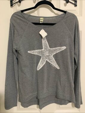 Kavio Gray Long Sleeve Tee with White Starfish Graphic